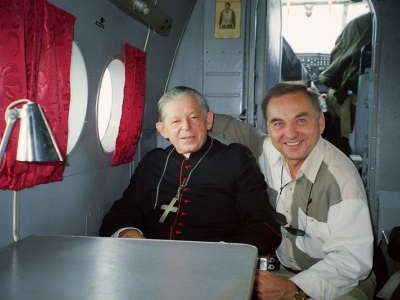 Józef Kardynał Glemp - na lotnisku Wilamowo